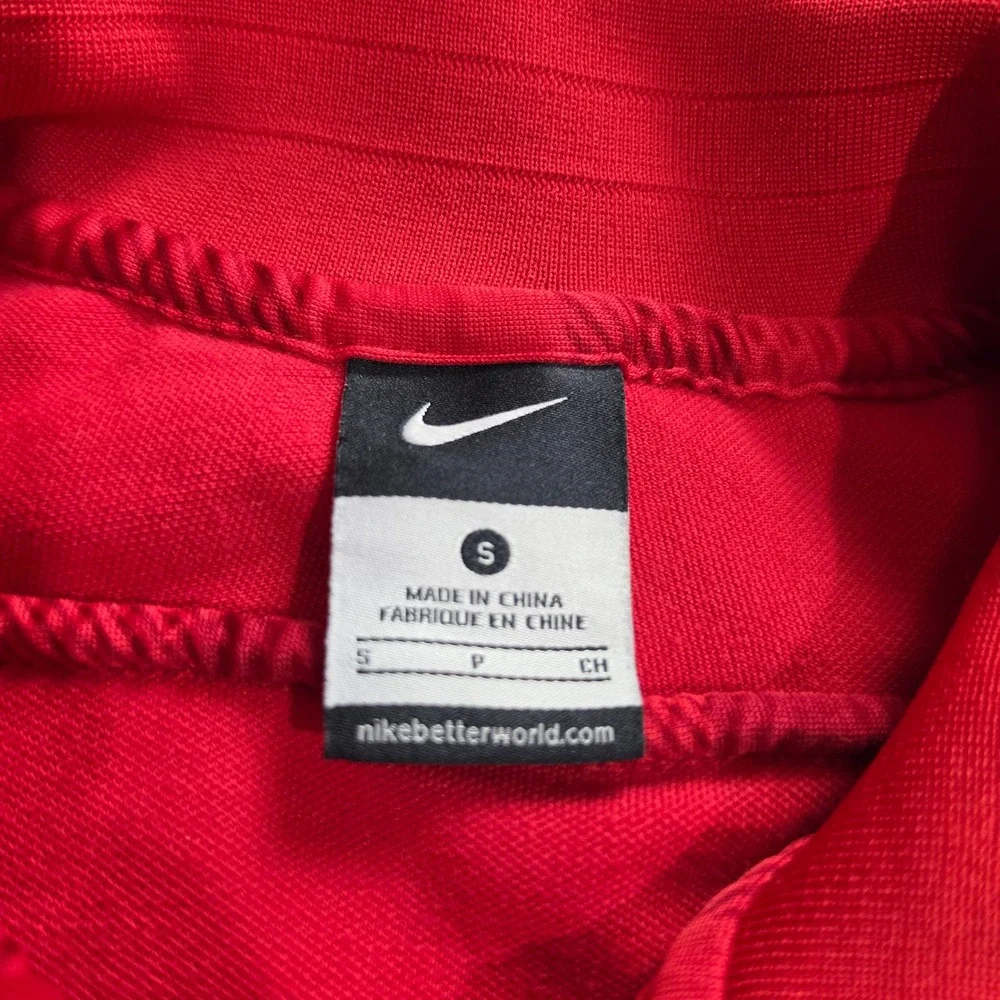 Nike Manchester United Track Jacket Mens Small Red Soccer Football DHL Training